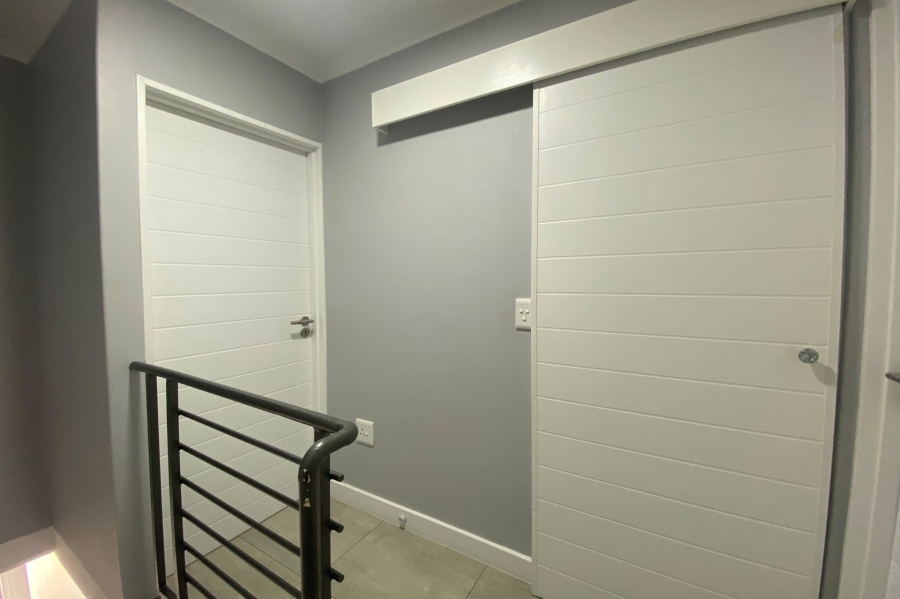 To Let 2 Bedroom Property for Rent in Rondebosch East Western Cape